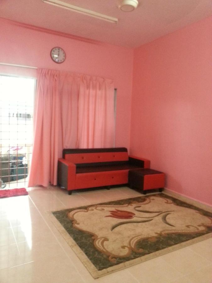 Yasmeen Homestay Kemaman Chukai Exterior foto